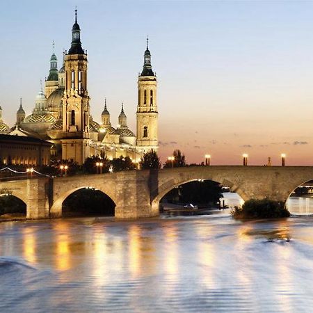 Zaragoza Y Sus 2 Catedrales Apartment Luaran gambar