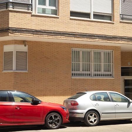 Zaragoza Y Sus 2 Catedrales Apartment Luaran gambar
