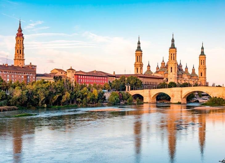 Zaragoza Y Sus 2 Catedrales Apartment Luaran gambar