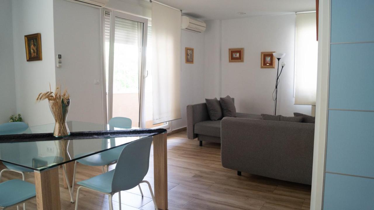 Zaragoza Y Sus 2 Catedrales Apartment Luaran gambar