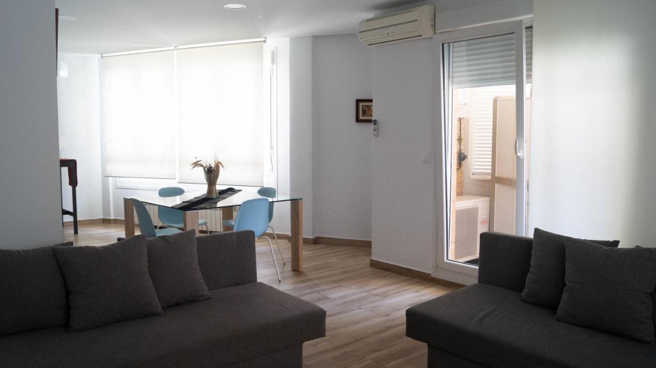 Zaragoza Y Sus 2 Catedrales Apartment Luaran gambar