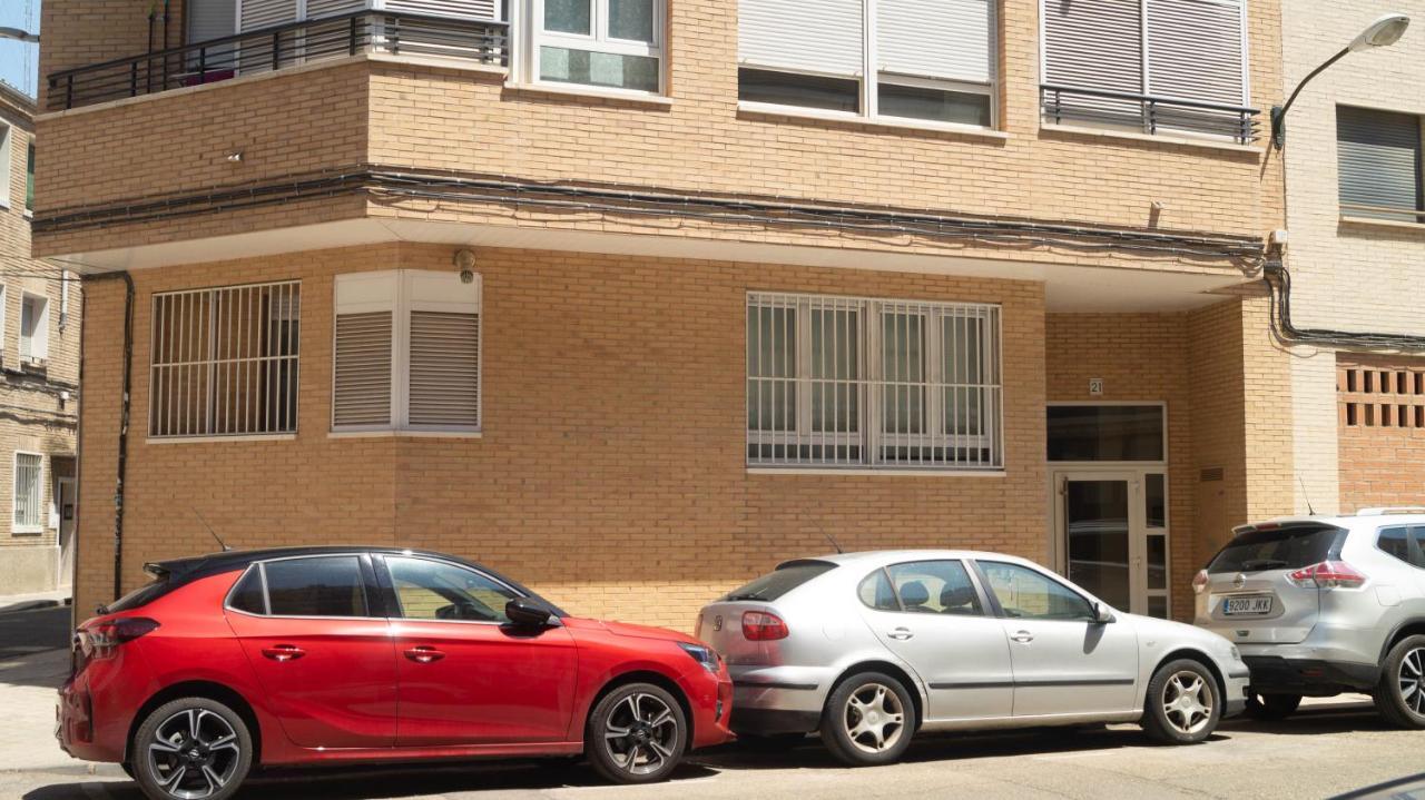 Zaragoza Y Sus 2 Catedrales Apartment Luaran gambar